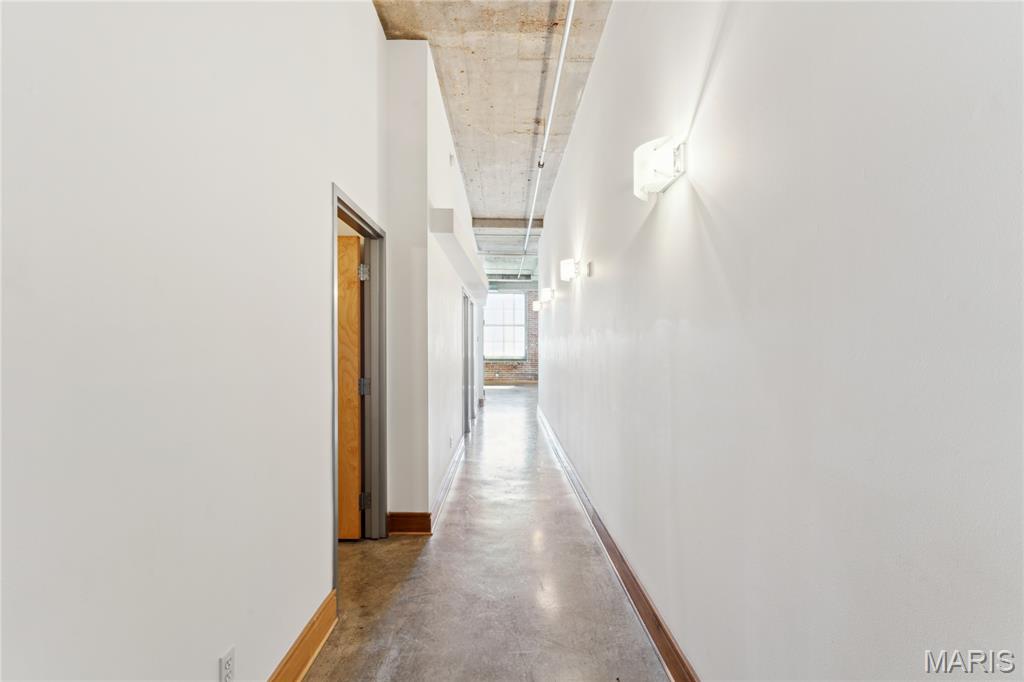 2201 Locust Street Unit: 207