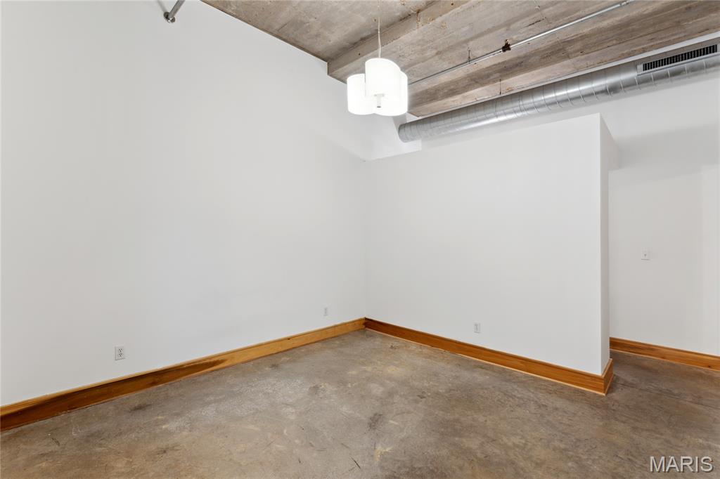 2201 Locust Street Unit: 207