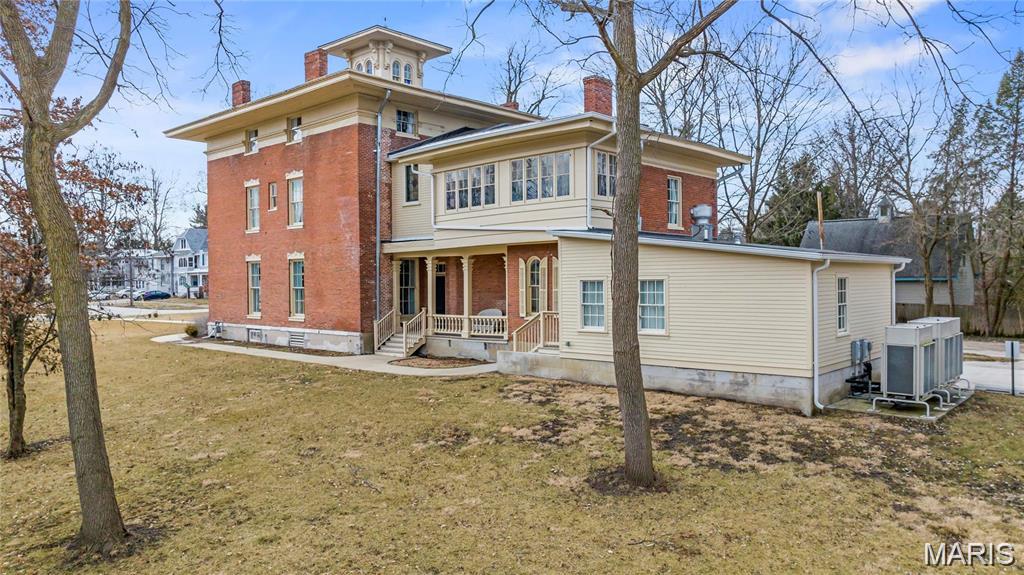 876 W State Street W
