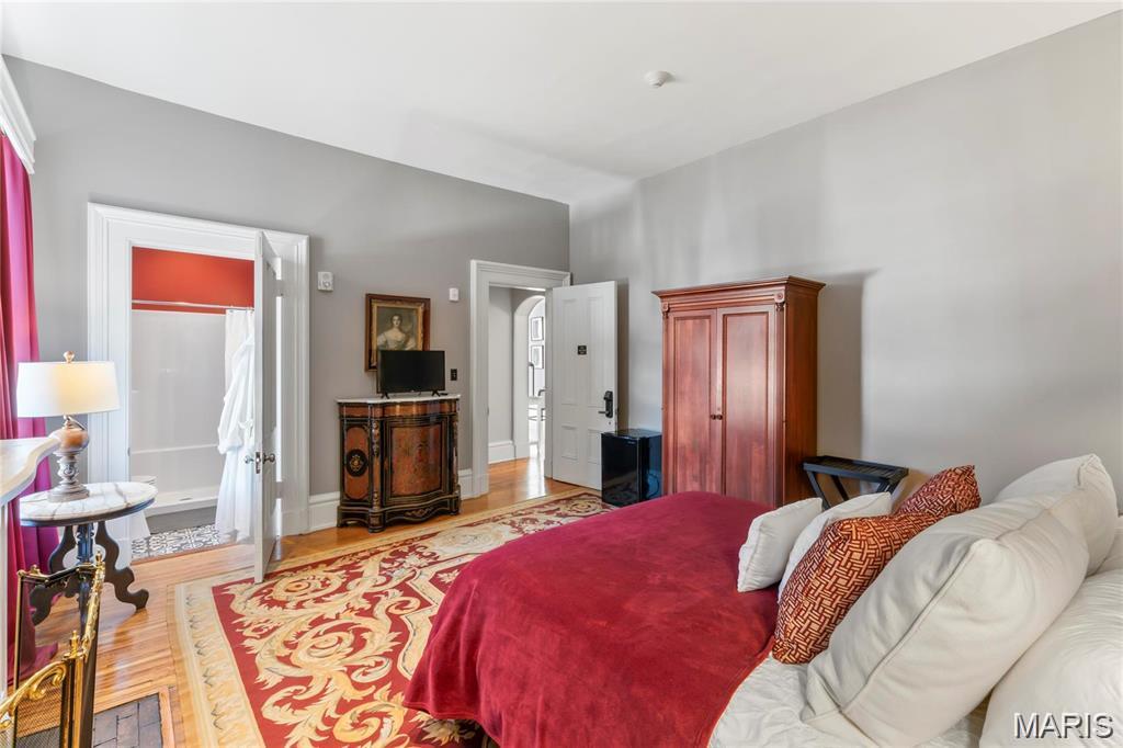 876 W State Street W