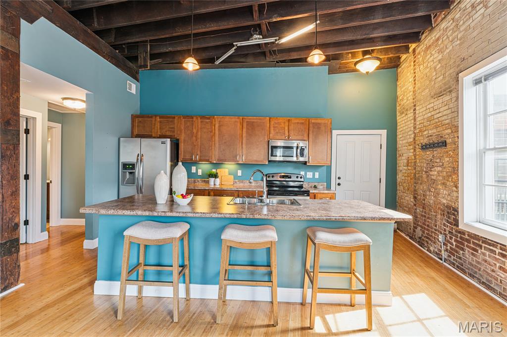 2900 Indiana Avenue Unit: 8