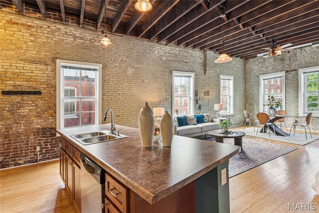 2900 Indiana Avenue Unit: 8