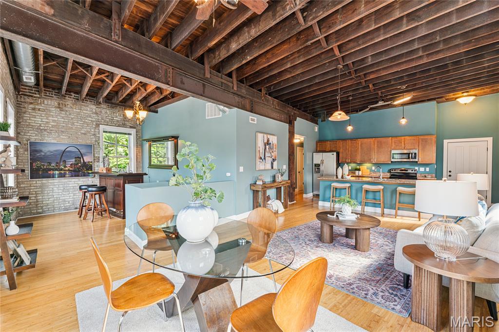 2900 Indiana Avenue Unit: 8