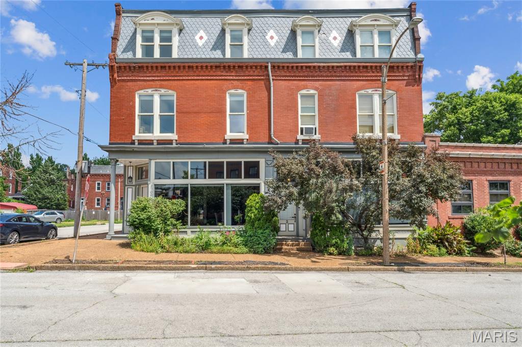 2900 Indiana Avenue Unit: 8