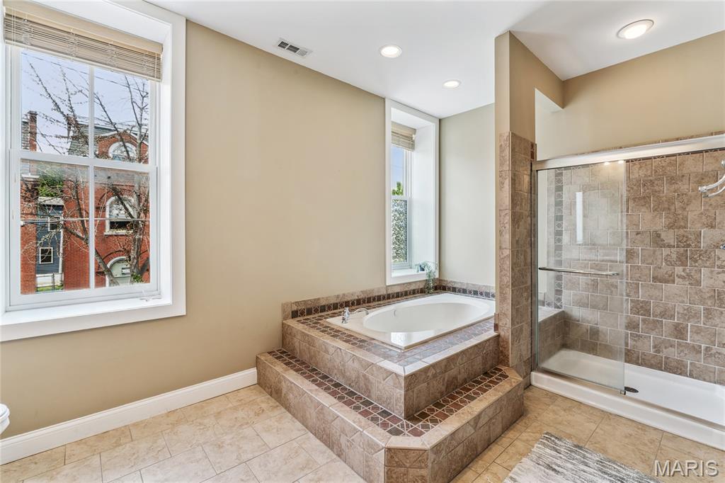 2900 Indiana Avenue Unit: 3