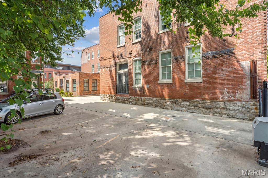 2900 Indiana Avenue Unit: 3