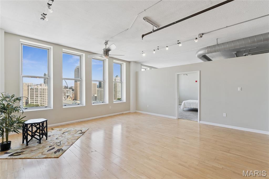1501 Locust Unit: 905