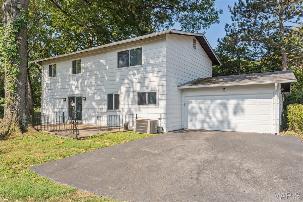 940 Fernview Drive
