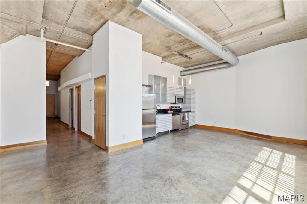 2201 Locust Street Unit: 207