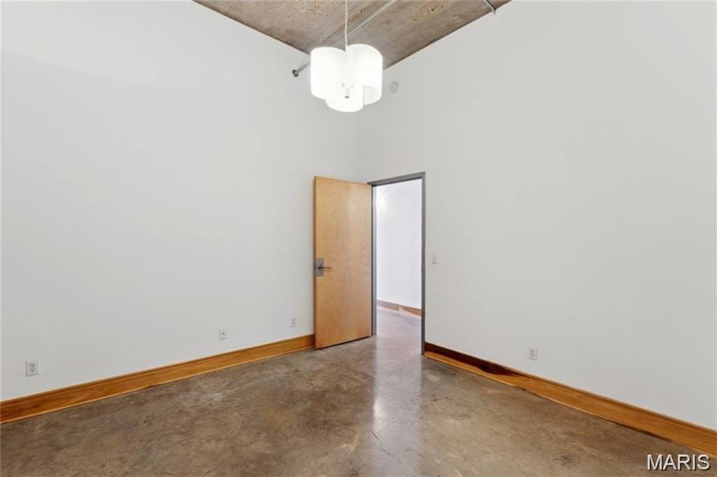 2201 Locust Street Unit: 207