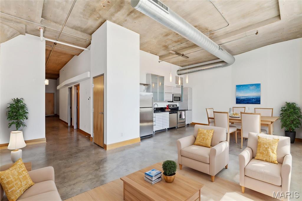 2201 Locust Street Unit: 207