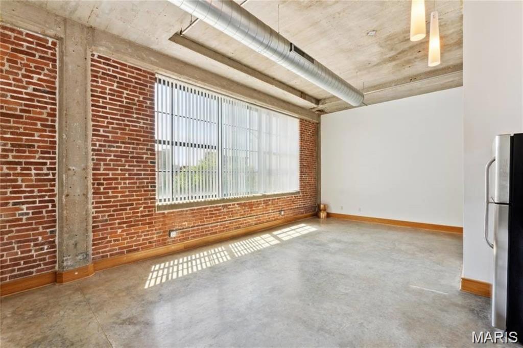 2201 Locust Street Unit: 207