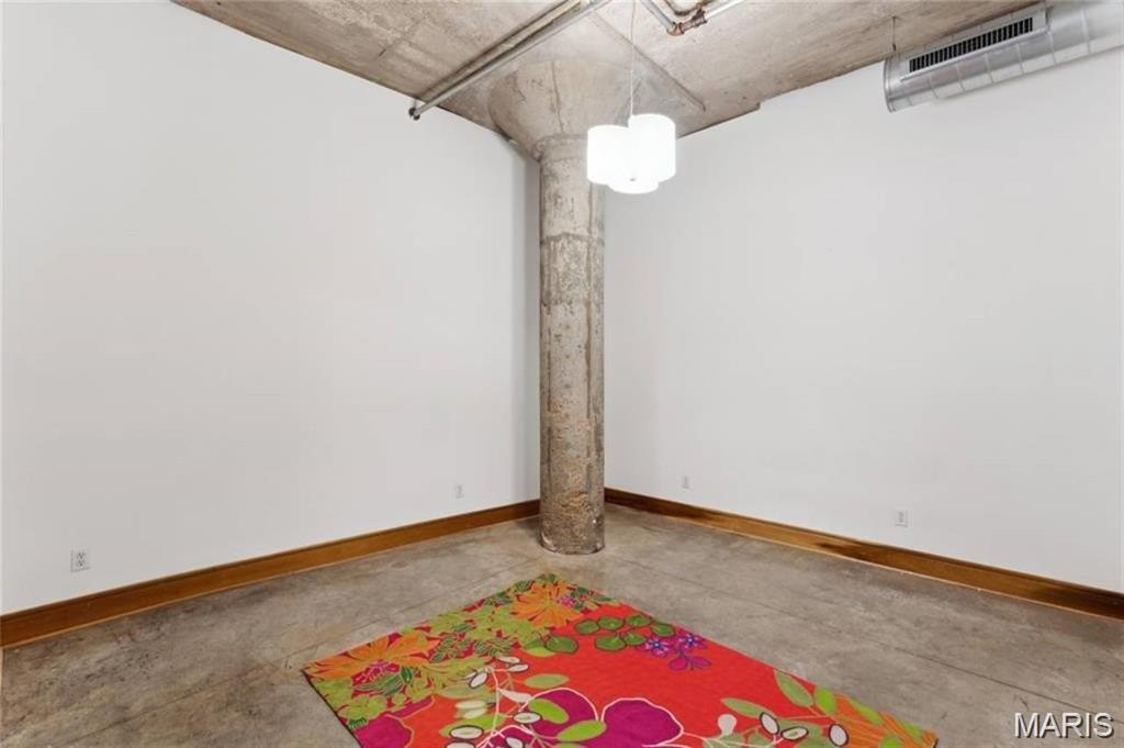 2201 Locust Street Unit: 207