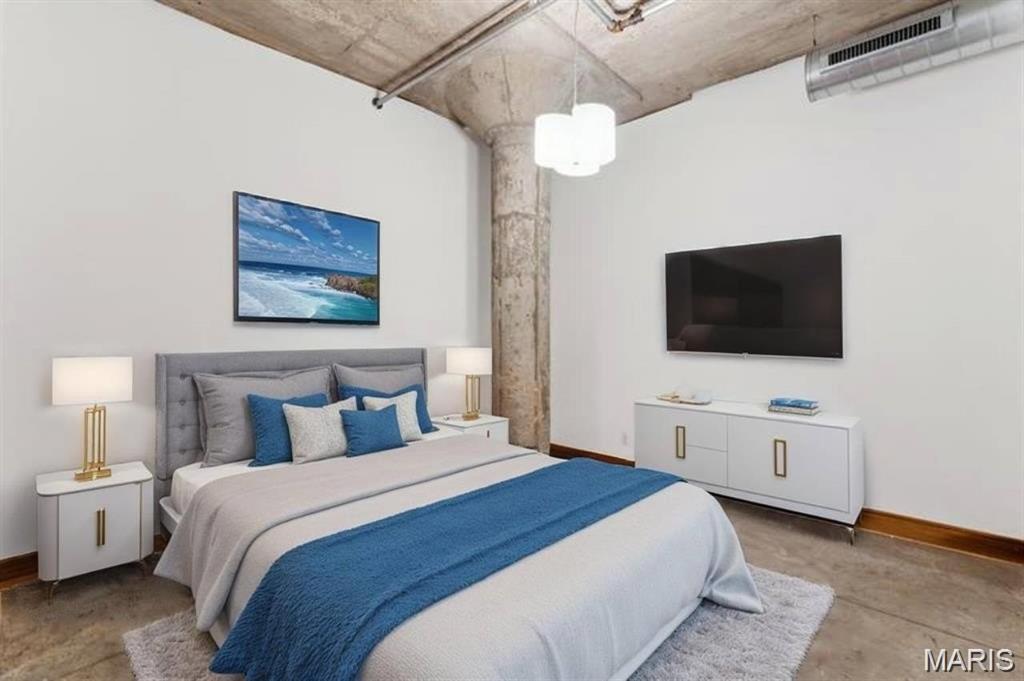 2201 Locust Street Unit: 207