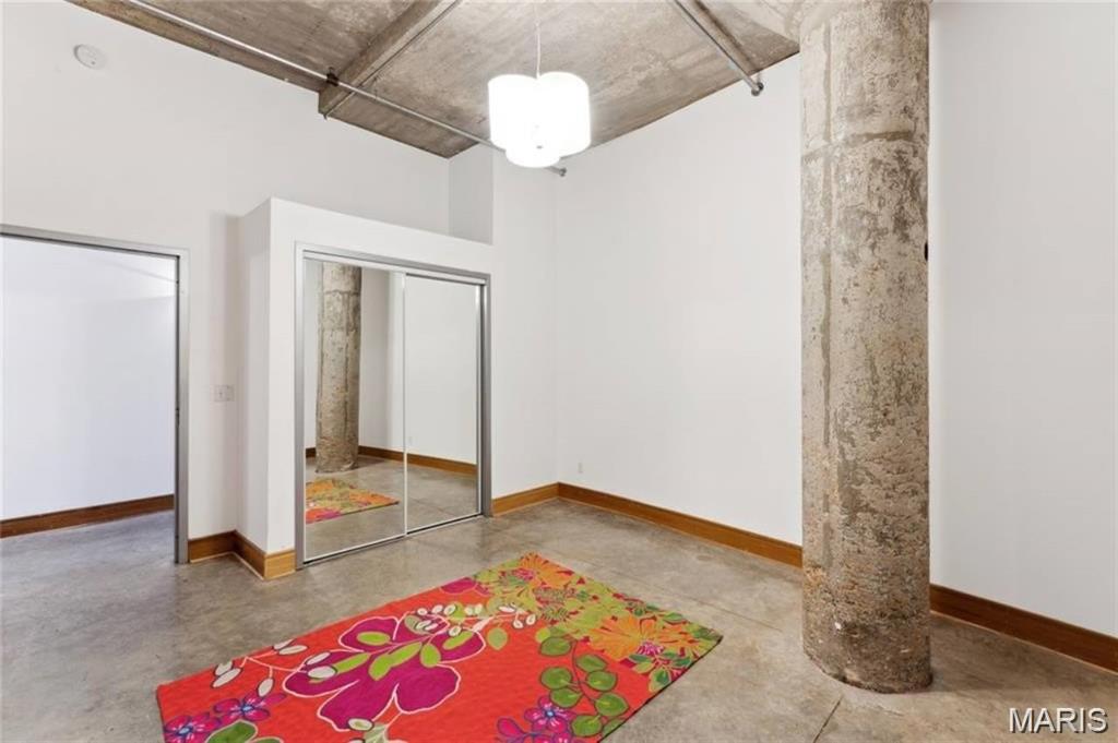 2201 Locust Street Unit: 207