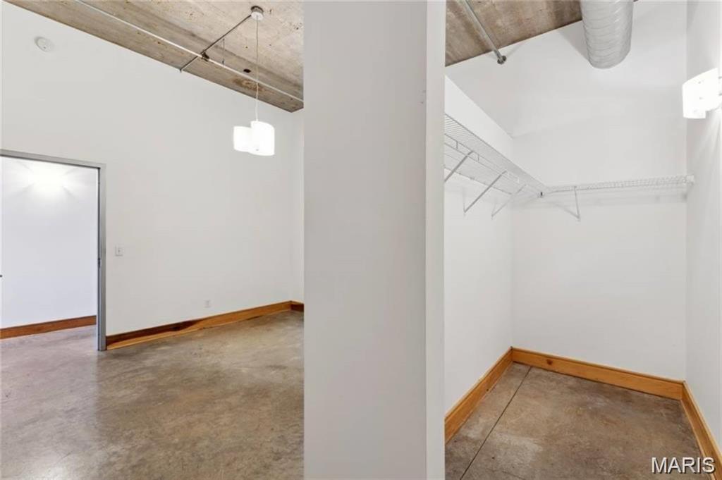 2201 Locust Street Unit: 207