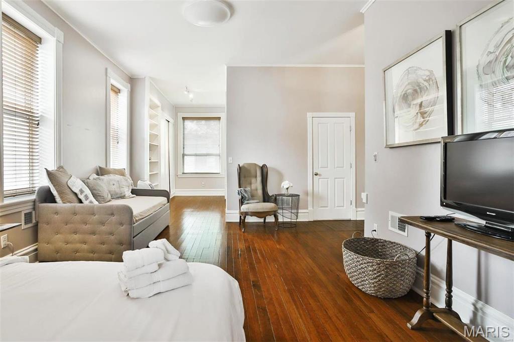 2018 Senate Street Unit: R