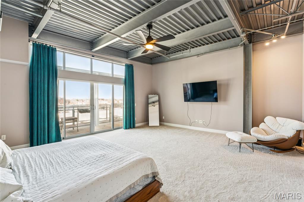 2323 Locust Street Unit: PH600