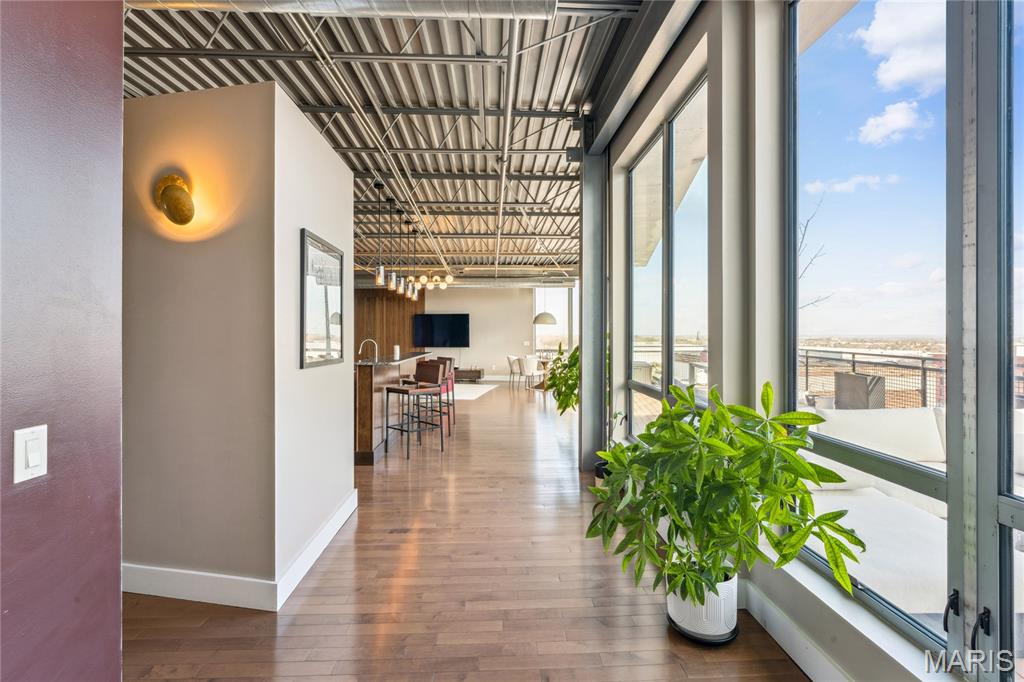 2323 Locust Street Unit: PH600