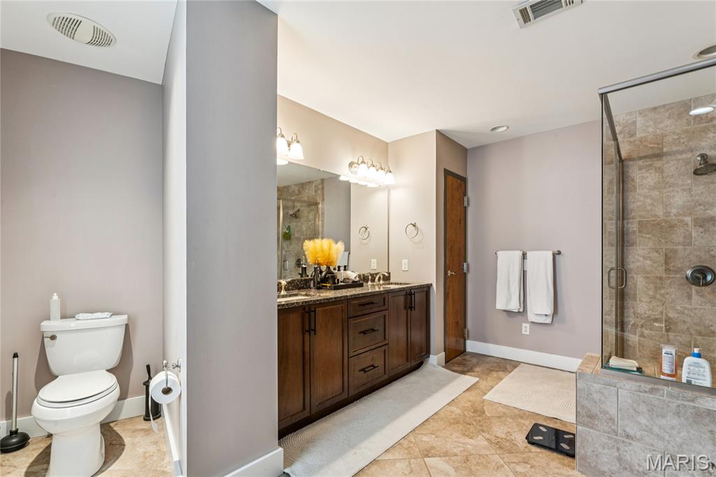 2323 Locust Street Unit: PH600