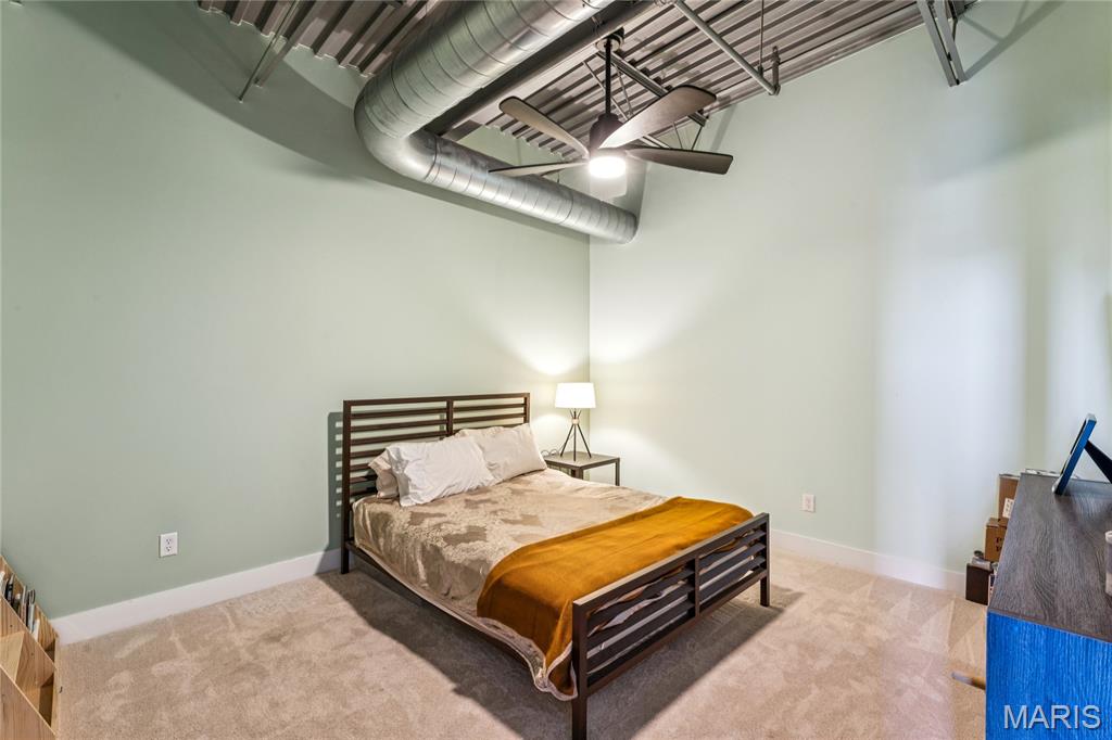 2323 Locust Street Unit: PH600