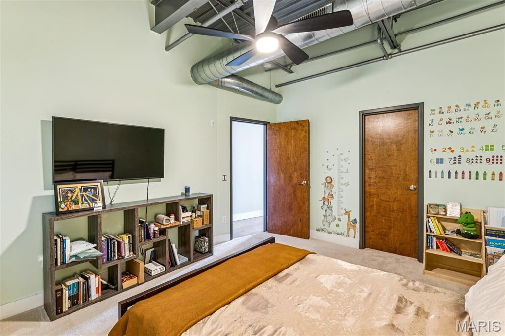 2323 Locust Street Unit: PH600