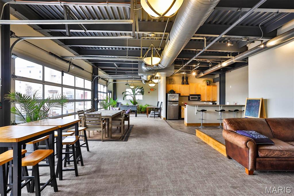 2323 Locust Street Unit: PH600