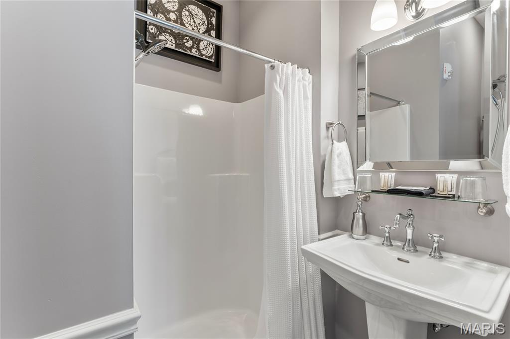 876 W State Street W