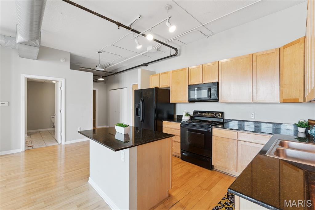 1501 Locust Unit: 905