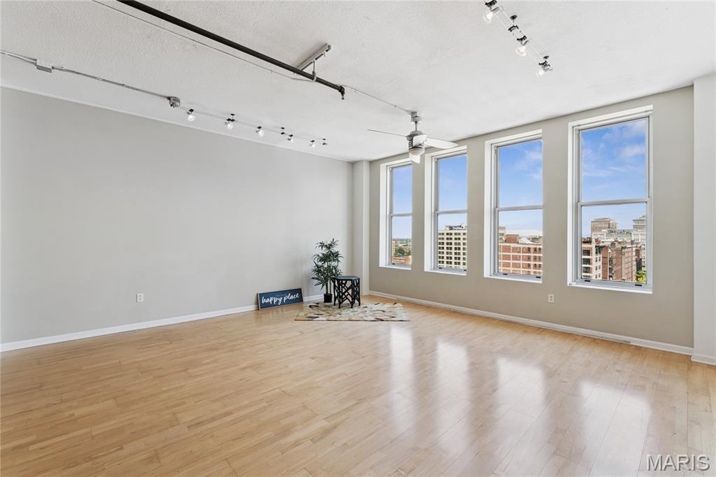 1501 Locust Unit: 905