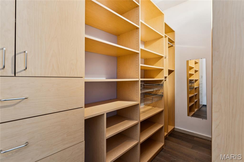 1627 Locust Street Unit: 902