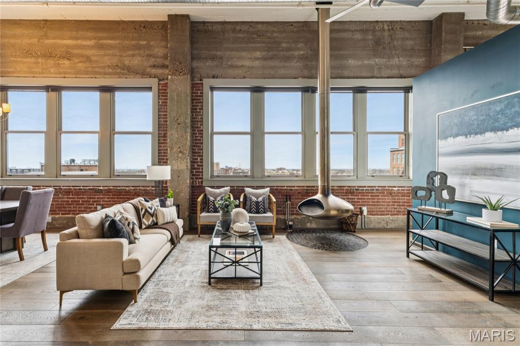 1627 Locust Street Unit: 902