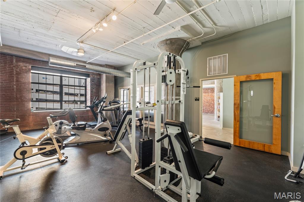 1627 Locust Street Unit: 902