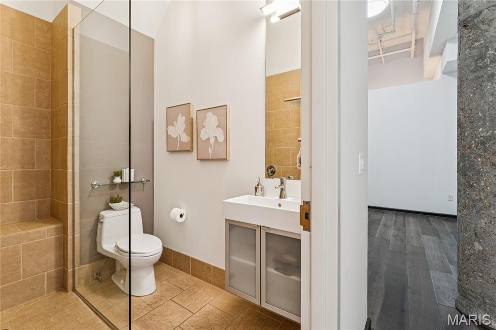 1627 Locust Street Unit: 902