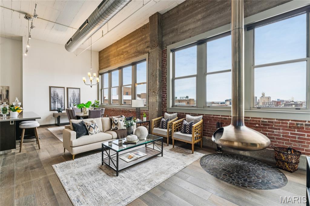 1627 Locust Street Unit: 902