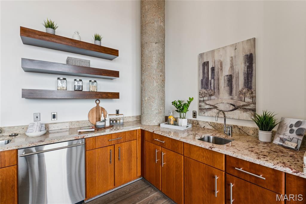 1627 Locust Street Unit: 902