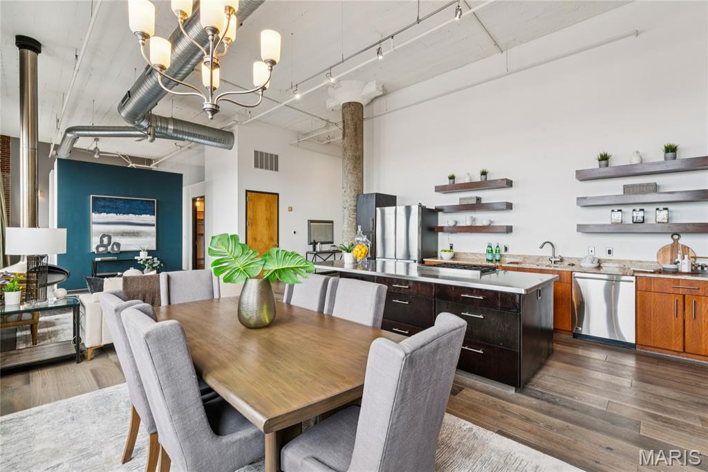 1627 Locust Street Unit: 902