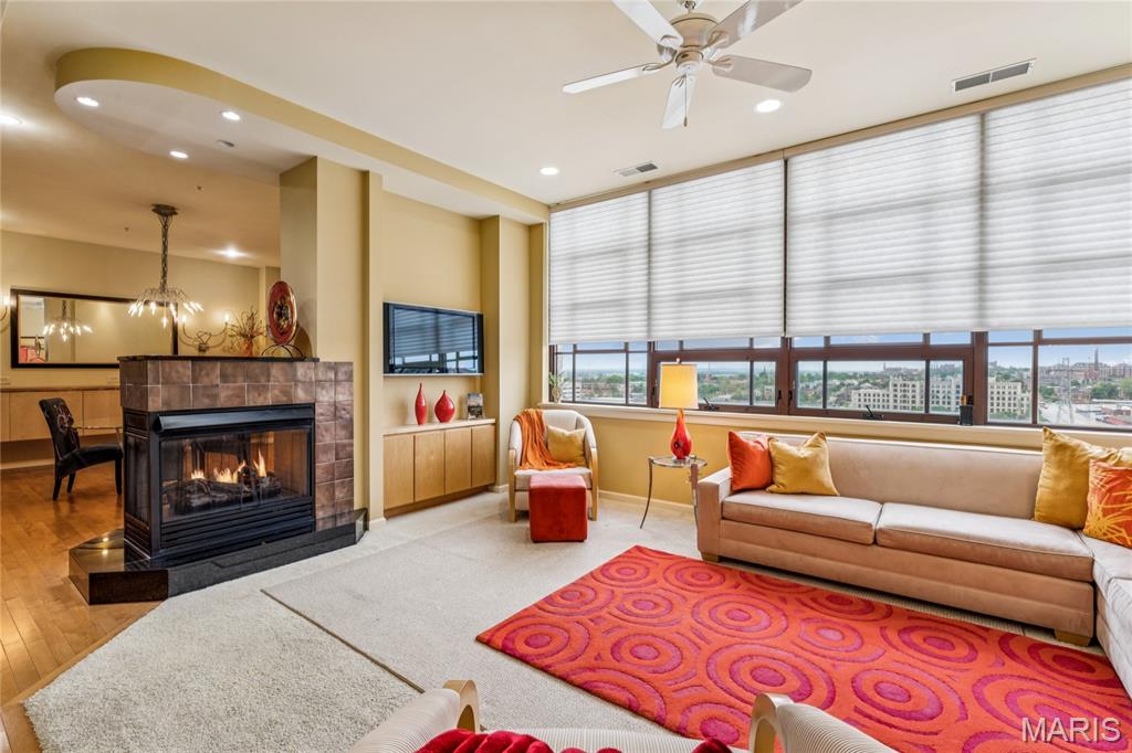 400 S 14th Street Unit: 910