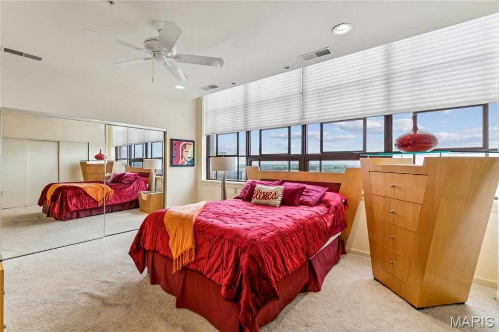 400 S 14th Street Unit: 910