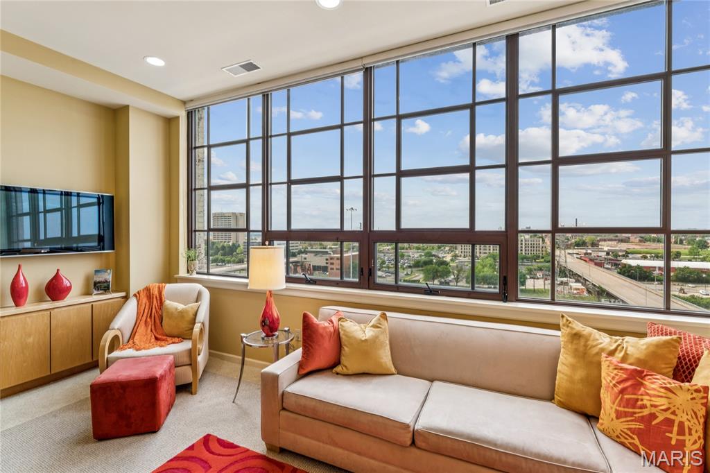 400 S 14th Street Unit: 910