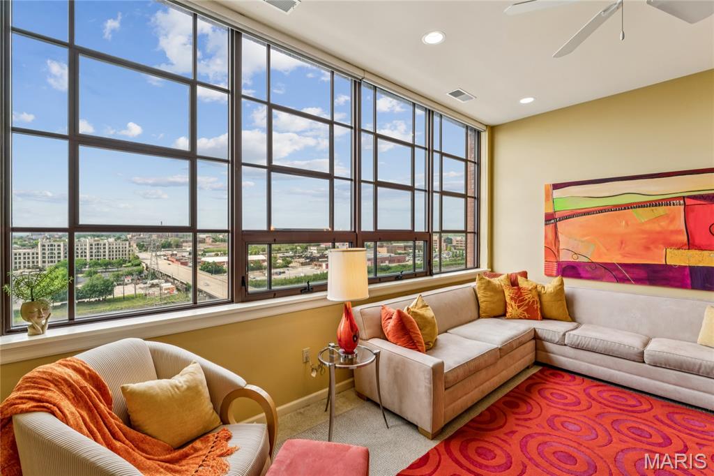 400 S 14th Street Unit: 910