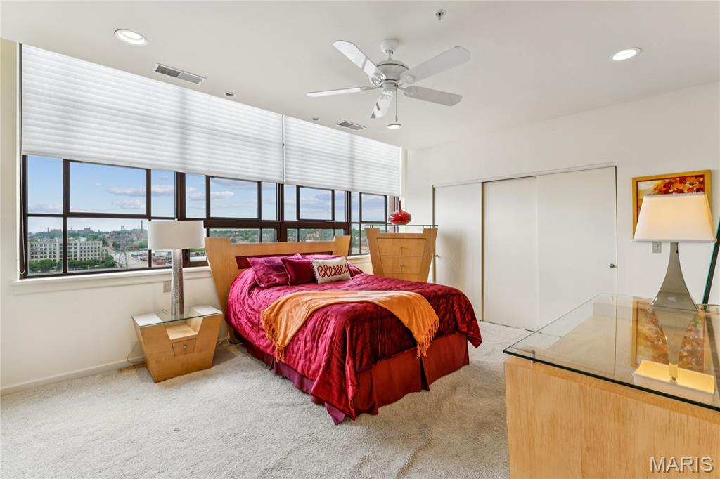 400 S 14th Street Unit: 910
