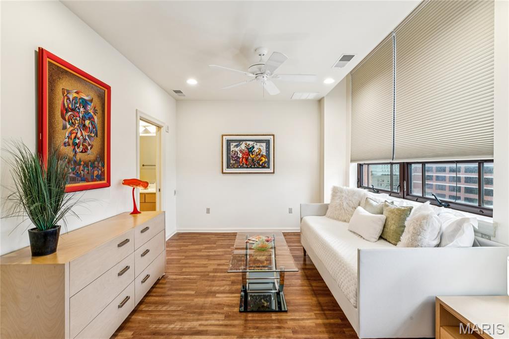 400 S 14th Street Unit: 910