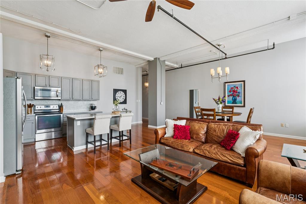 1501 Locust Street Unit: 609