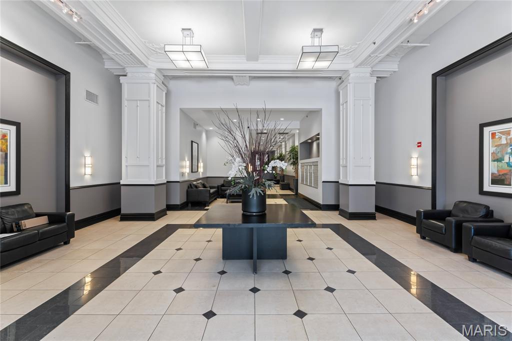 1501 Locust Street Unit: 609