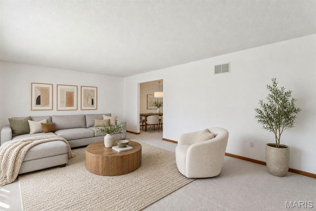945 Ivy Court