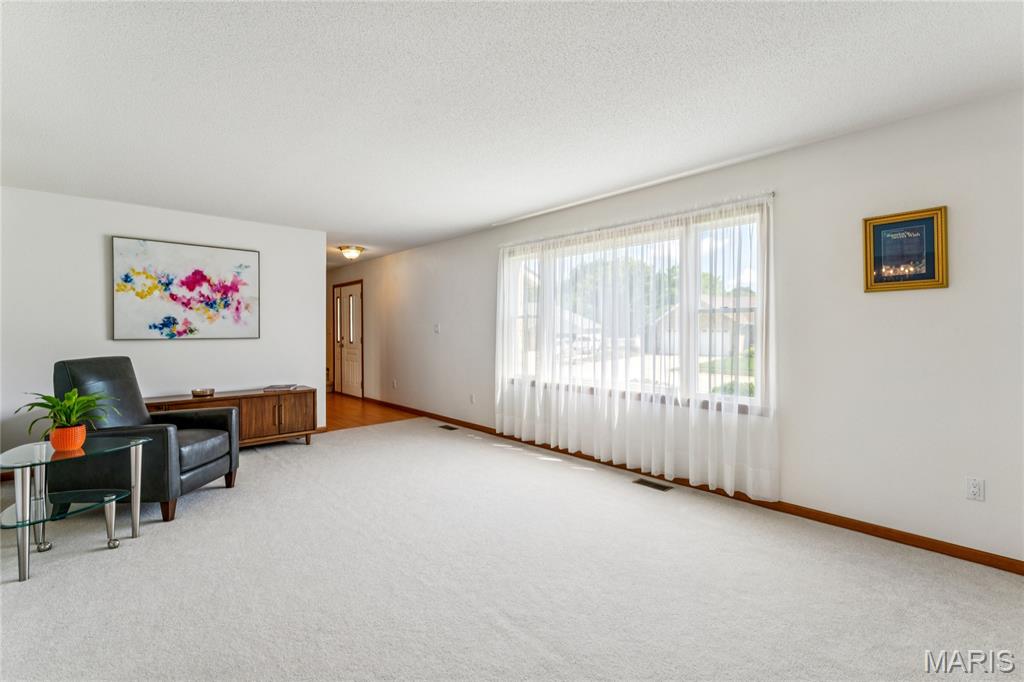 945 Ivy Court