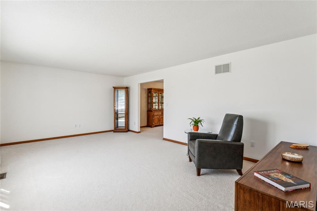 945 Ivy Court