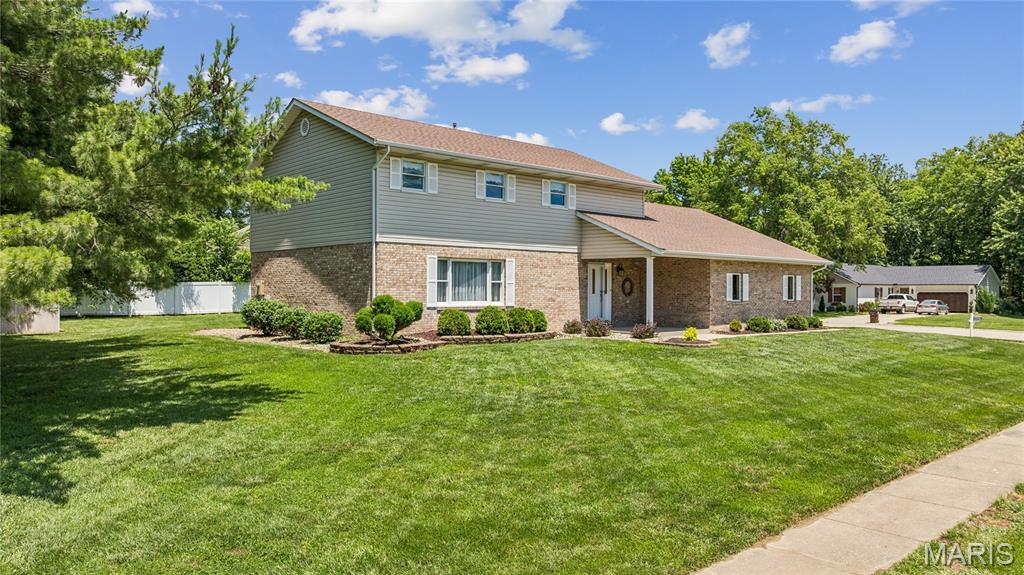 945 Ivy Court
