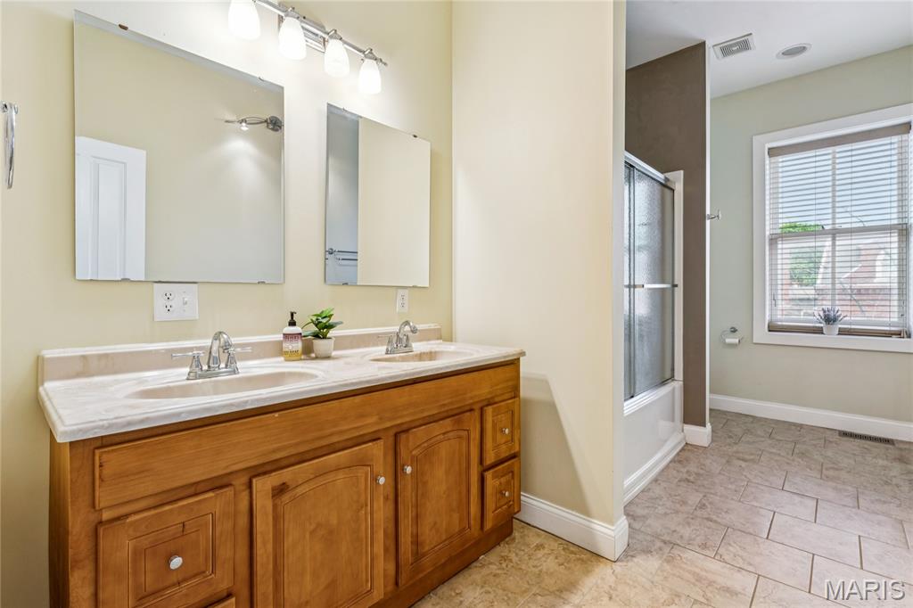 2900 Indiana Avenue Unit: 3